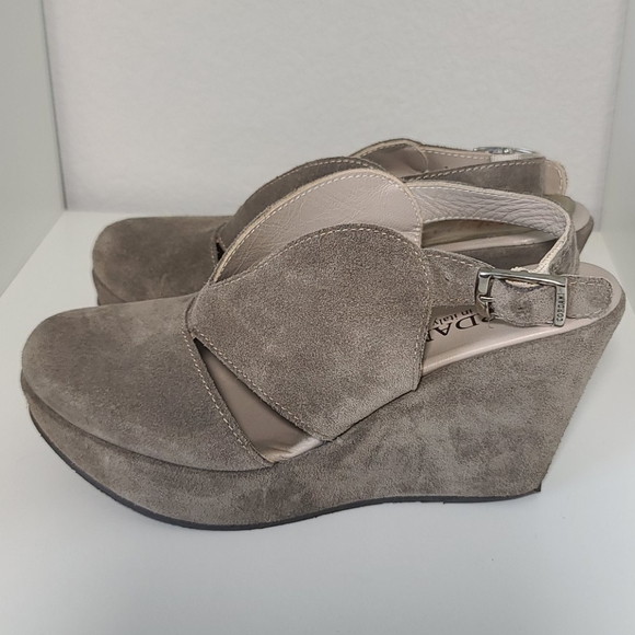 Cordani Leather wedges with strap and buckle - Picture 2 of 8